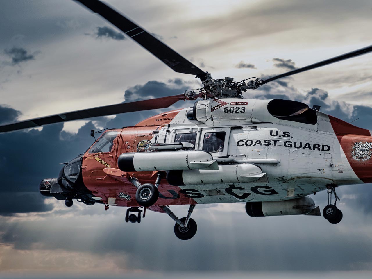 coast guard helicopter        
        <figure class=